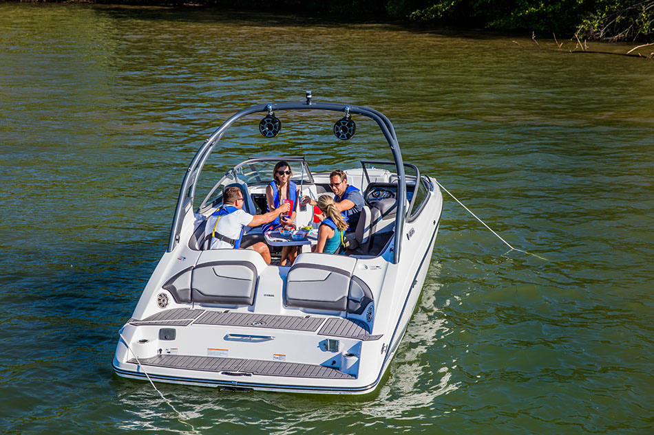 Yamaha has taken innovations from its recently refreshed 24-footer family and baked them into its 21-foot lineup with great success. Yamaha photo.
