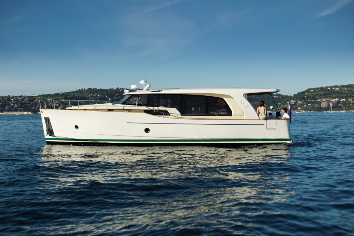 greenline 40 hybrid boat